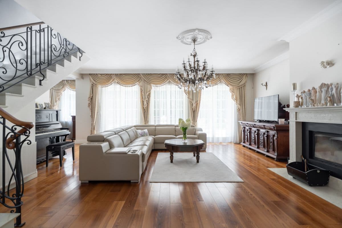 Elegant manor house set in lush forest – 1