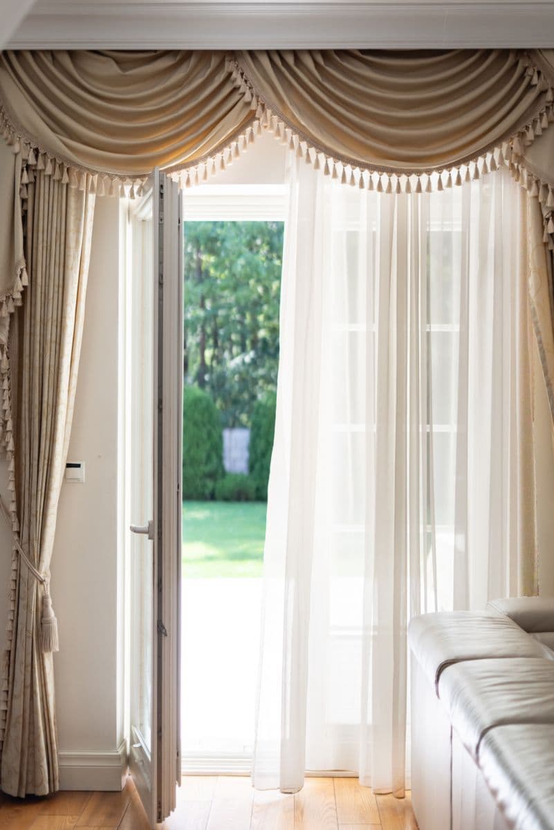 Elegant manor house set in lush forest – 6