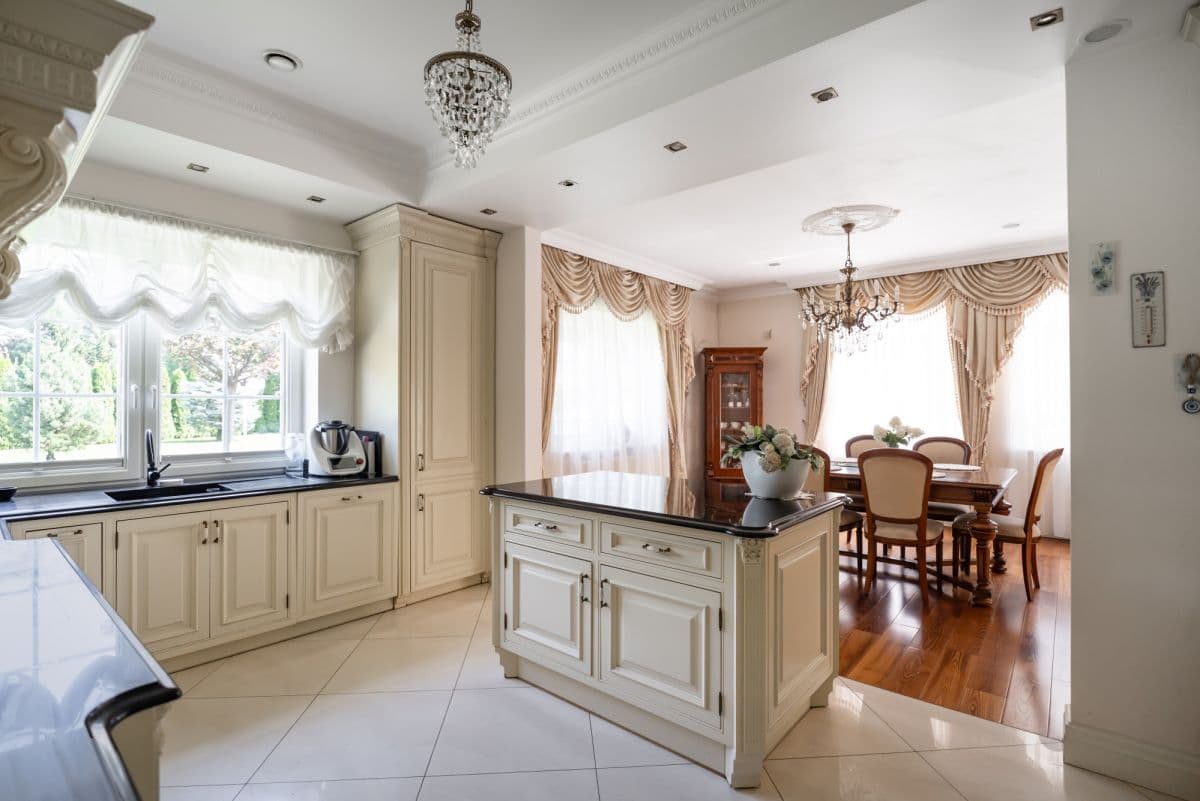 Elegant manor house set in lush forest – 9