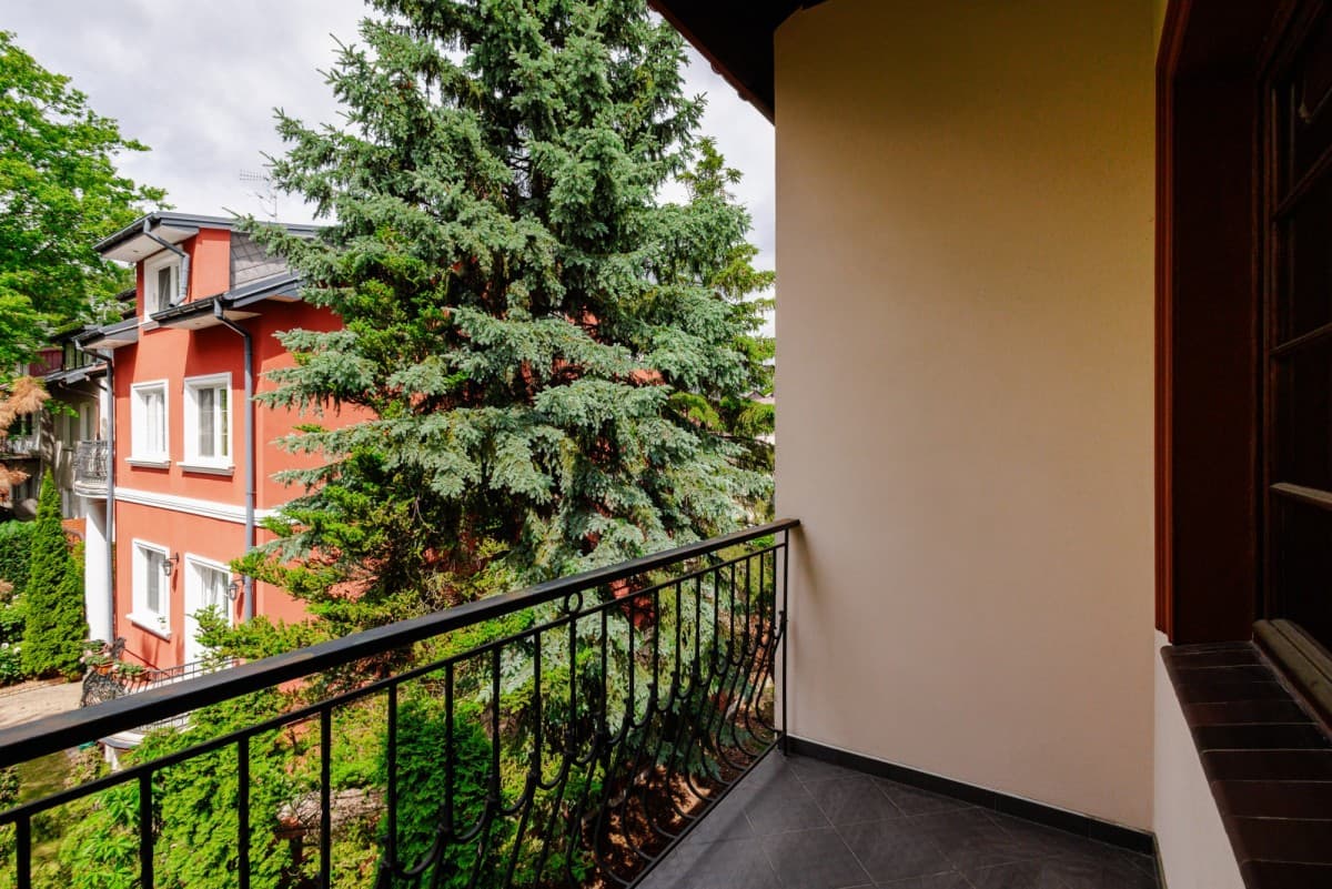 Spacious townhouse near forest with double garage – 10
