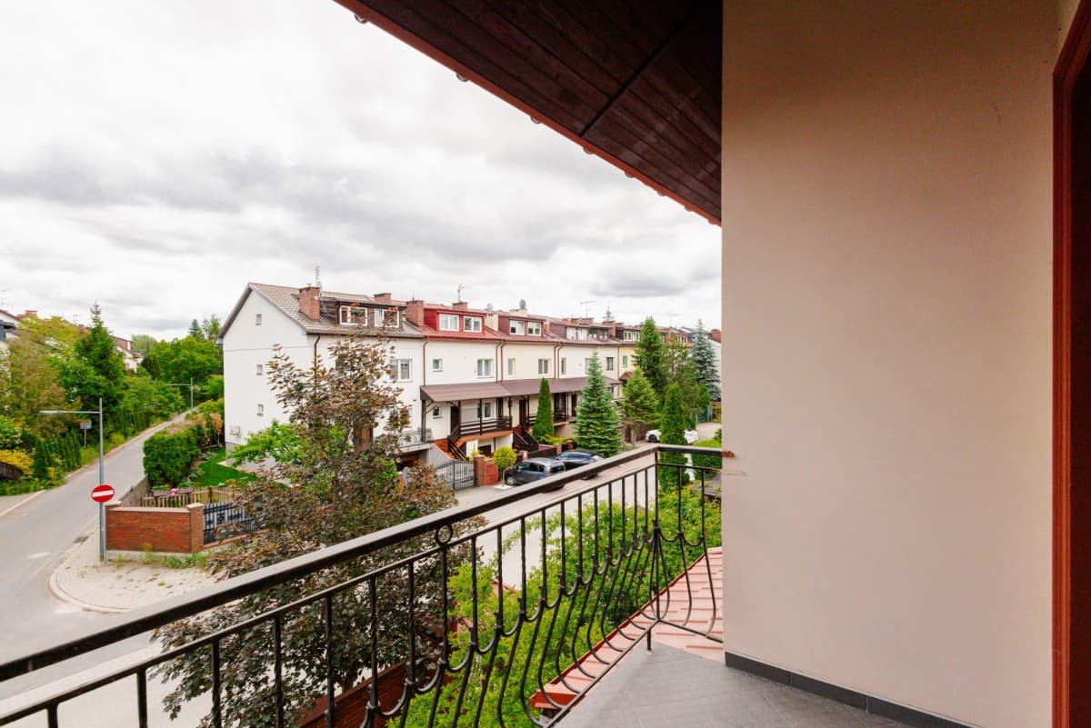 Spacious townhouse near forest with double garage – 12
