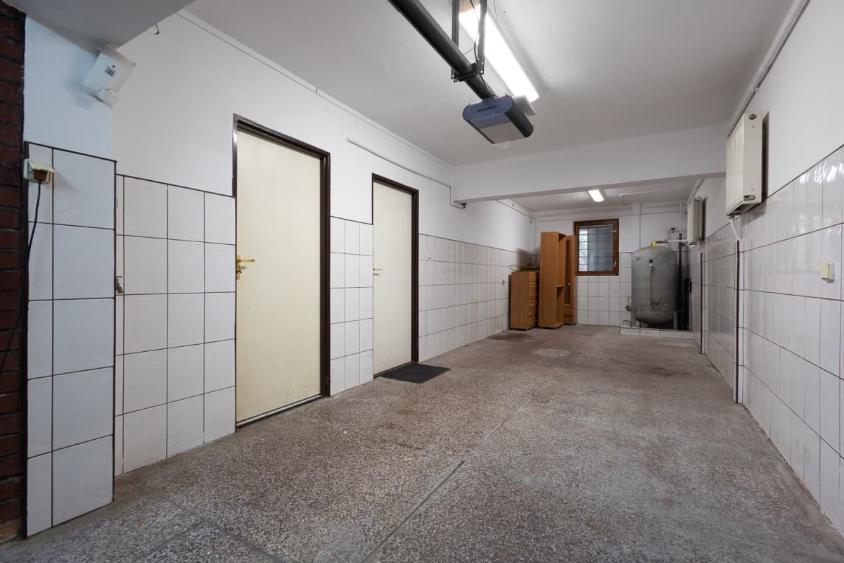 Spacious townhouse near forest with double garage – 19