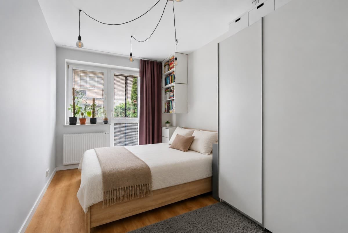 Spacious 3-room apartment with 2 balconies in Włochy – 6