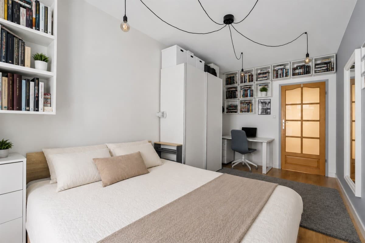 Spacious 3-room apartment with 2 balconies in Włochy – 7
