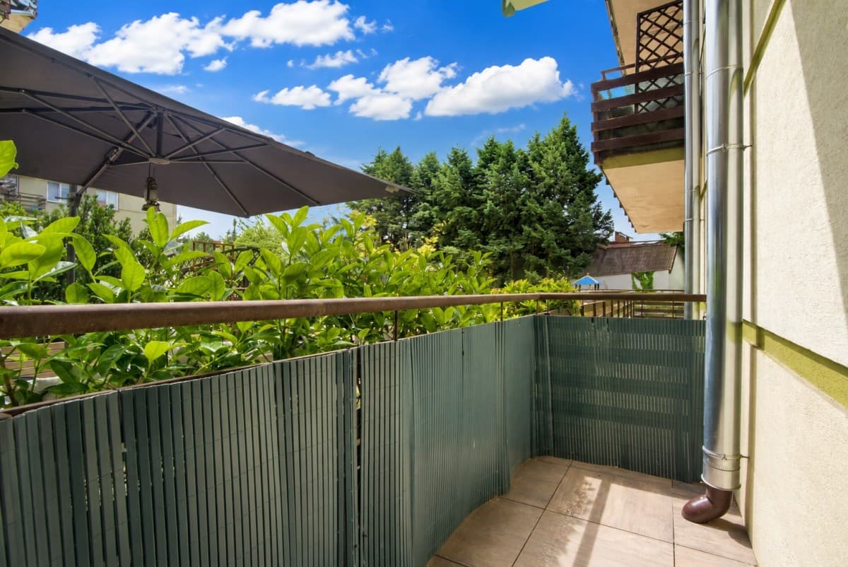 Spacious 3-room apartment with 2 balconies in Włochy – 15