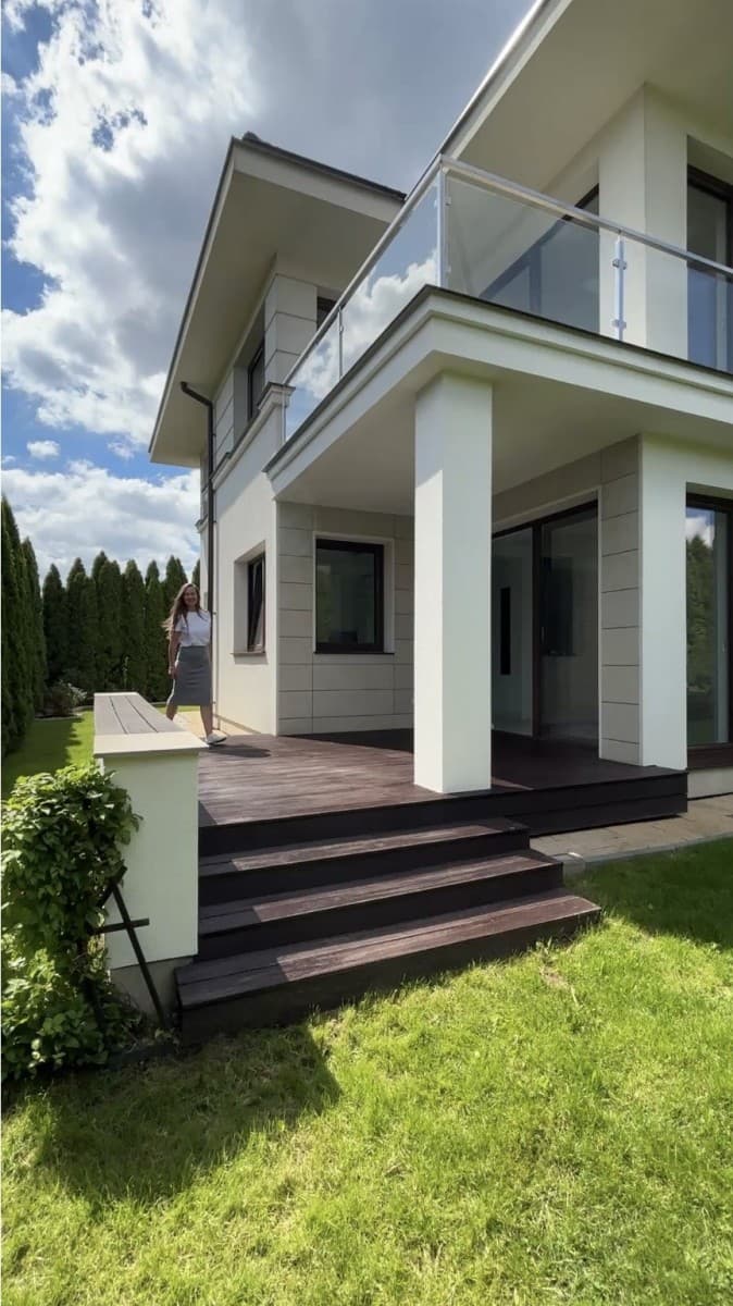 Elegant home with garden near American School – 5