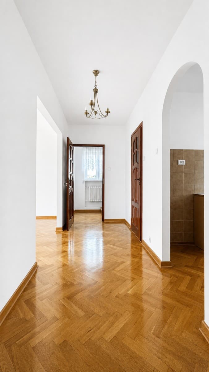 Spacious home with commercial space on Radzymińska – 13