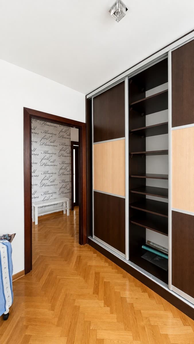 Spacious home with commercial space on Radzymińska – 15