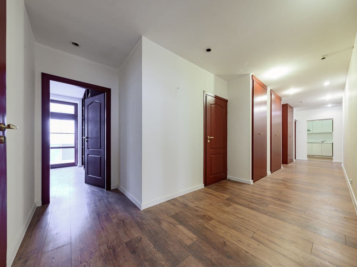Spacious 180 m² apartment with flexible design options – 9