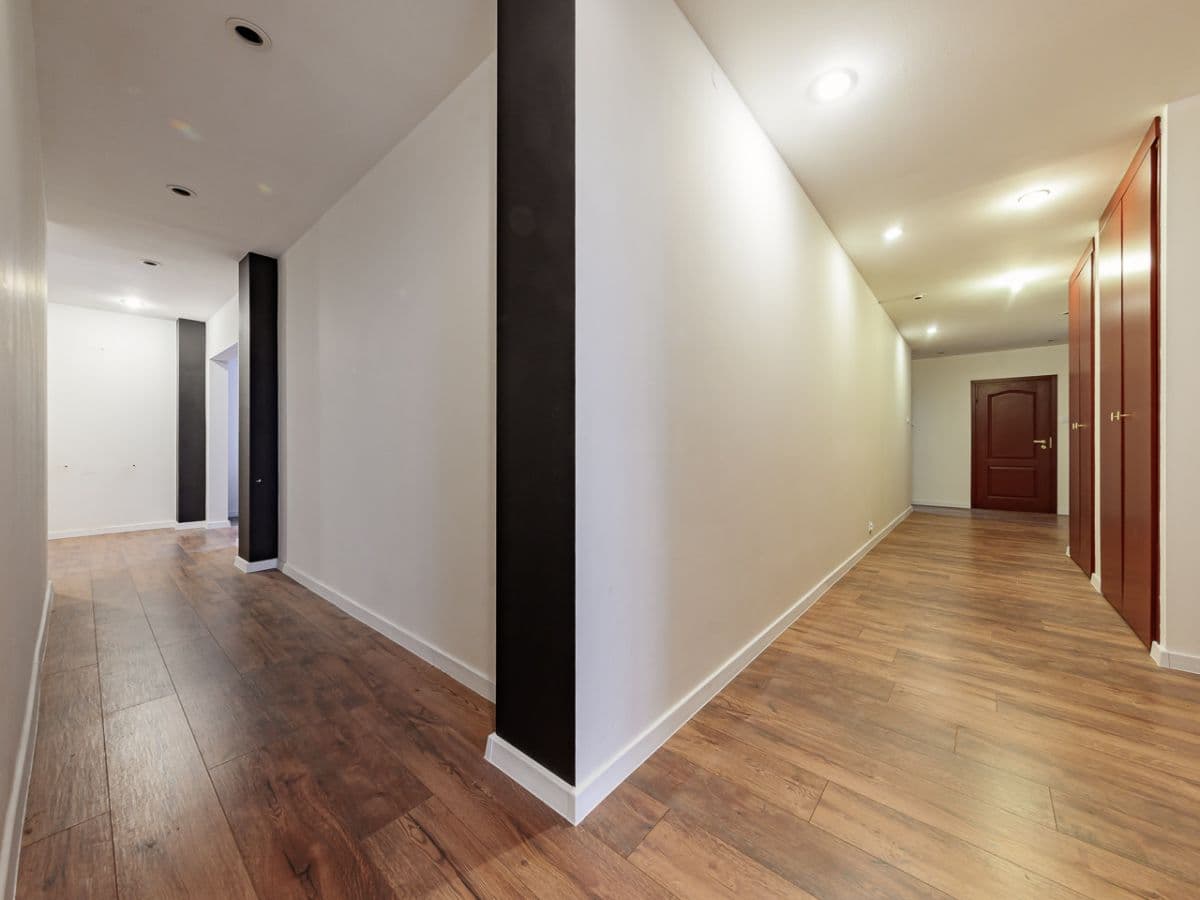 Spacious 180 m² apartment with flexible design options – 10
