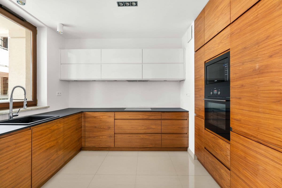 Stylish, renovated 3-room apartment with balcony – 5