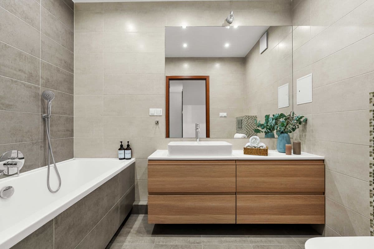Stylish, renovated 3-room apartment with balcony – 11
