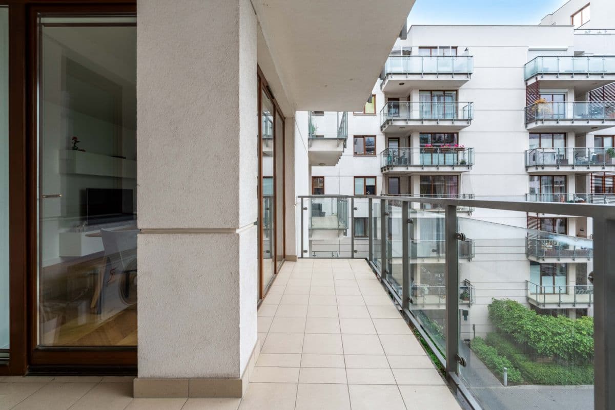 Stylish, renovated 3-room apartment with balcony – 13