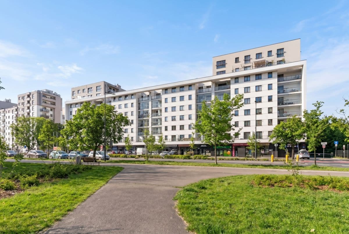 Stylish, renovated 3-room apartment with balcony – 14