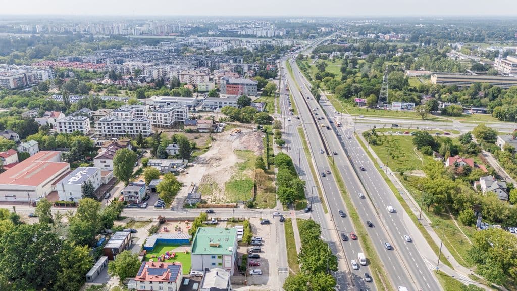 Investment plot with zoning for office, services, restaurant – 3