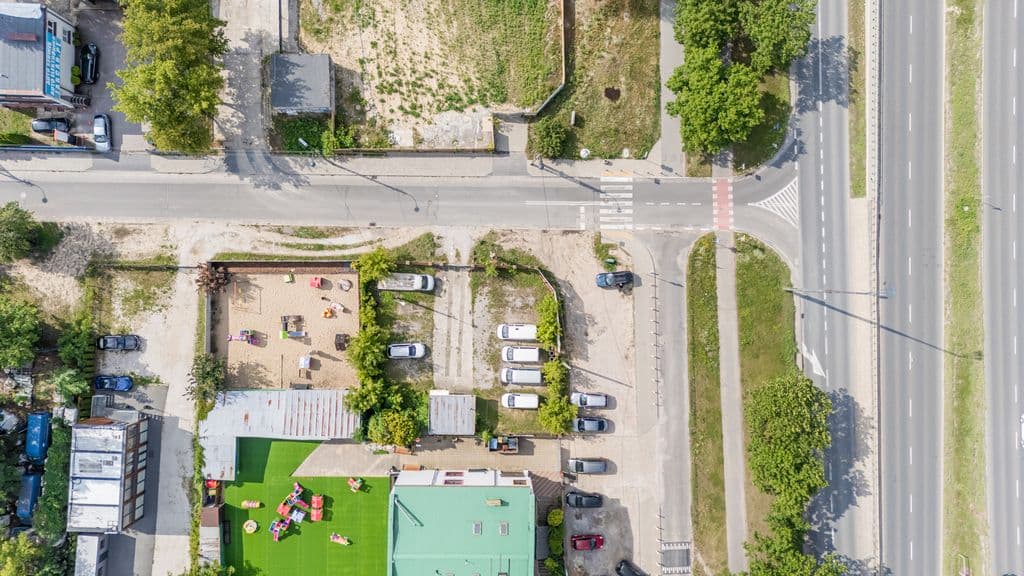 Investment plot with zoning for office, services, restaurant – 4