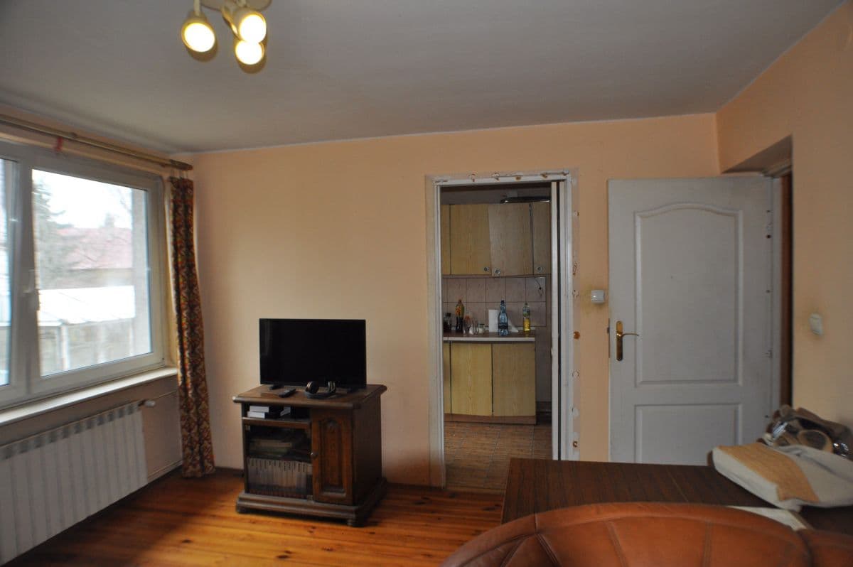Home in quiet green area, quick access to Warsaw – 3