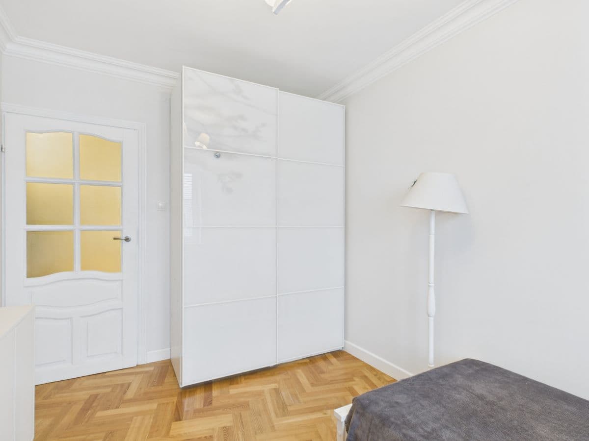 Apartment near Natolin Metro with parking – 7