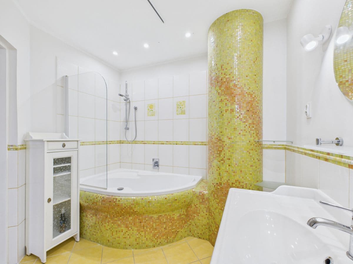 Apartment near Natolin Metro with parking – 9