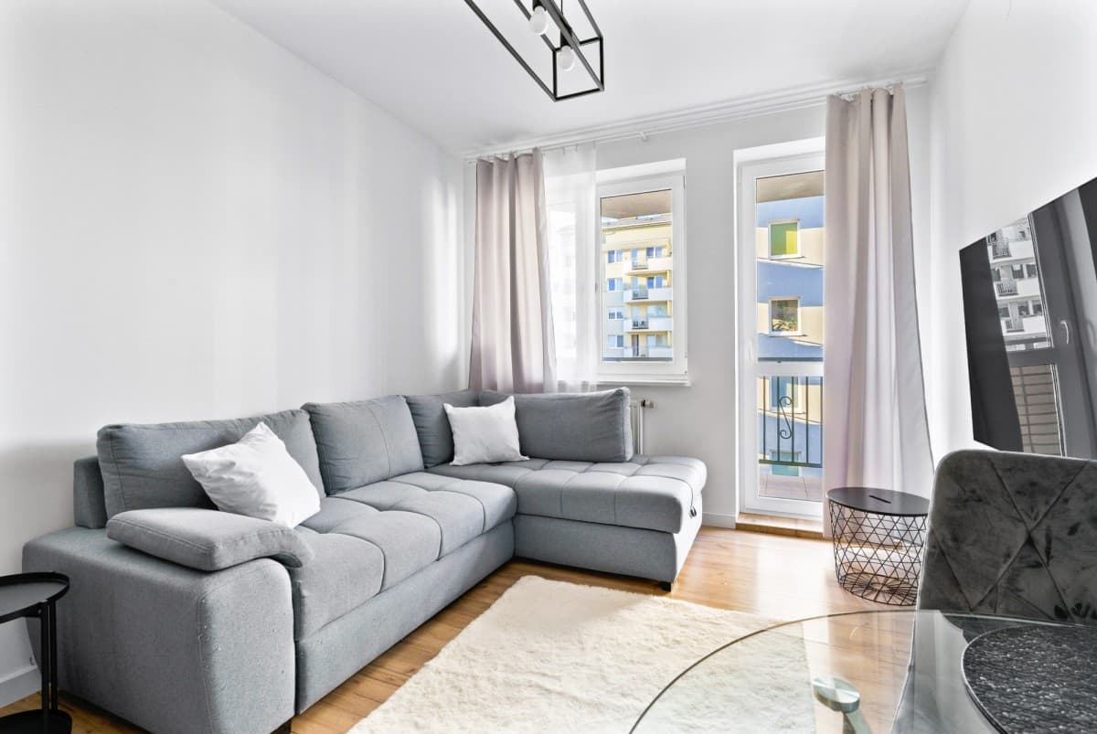 Cozy 2-room apartment with large balcony – 2