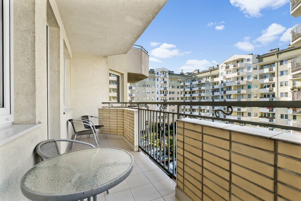 Cozy 2-room apartment with large balcony – 15