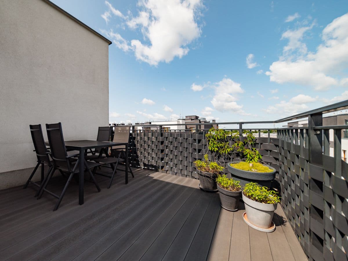 Stylish 4-room apartment with 17 m² terrace – 16