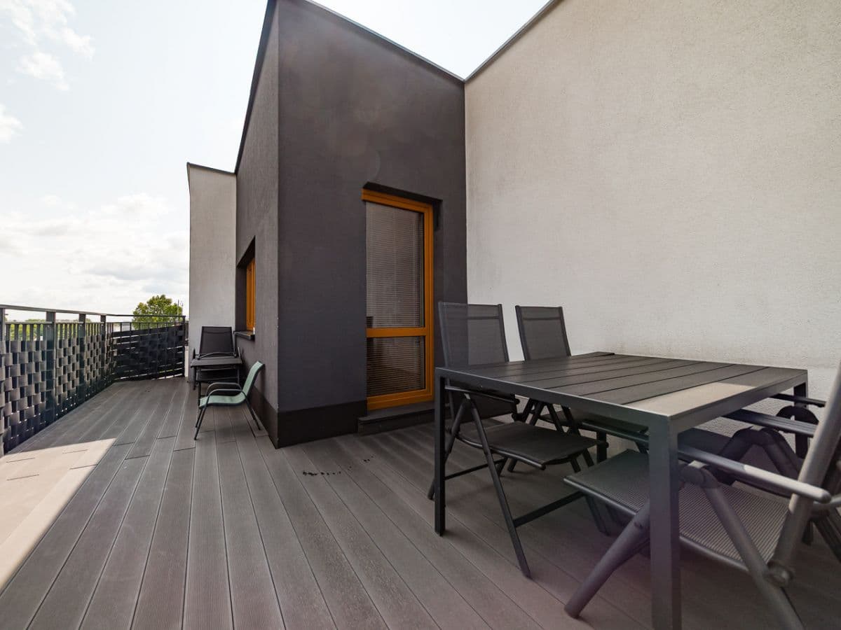 Stylish 4-room apartment with 17 m² terrace – 17
