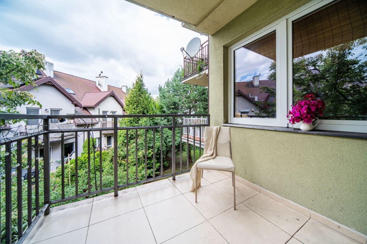 Spacious 3-room apartment in serene Wilanów – 15
