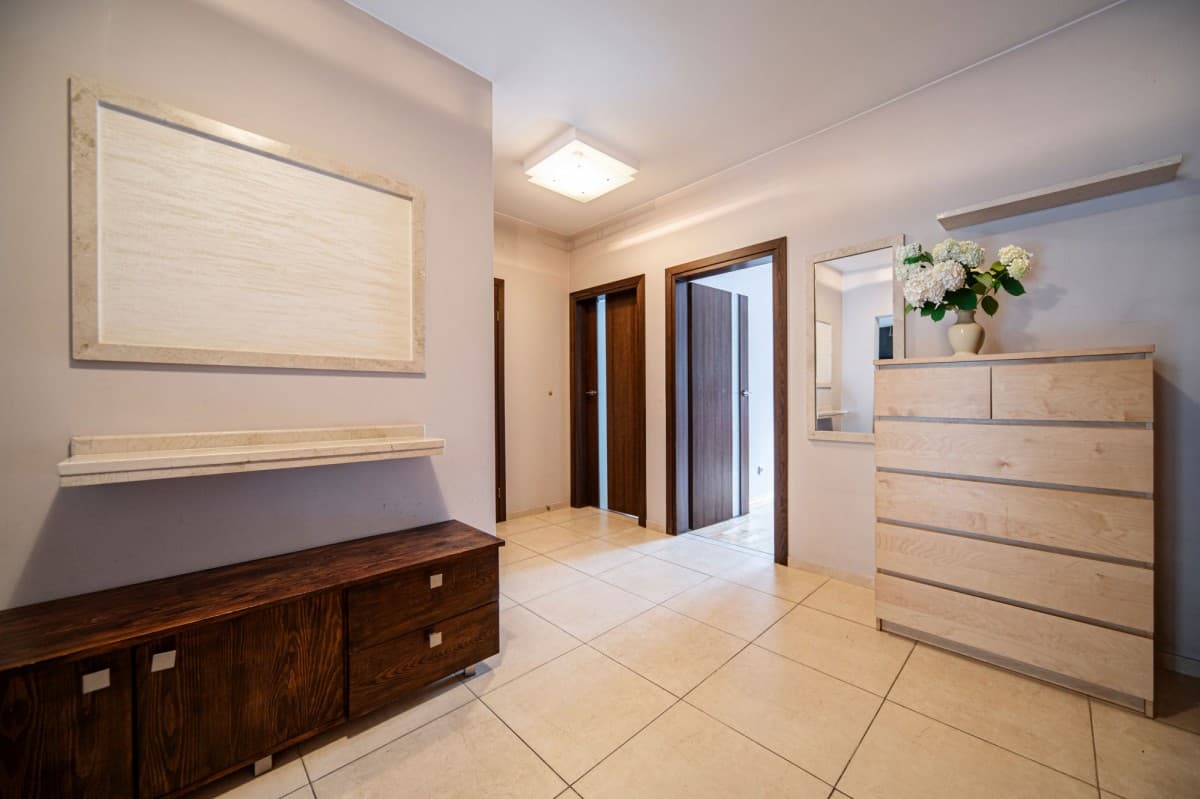 Spacious 3-room apartment in serene Wilanów – 18