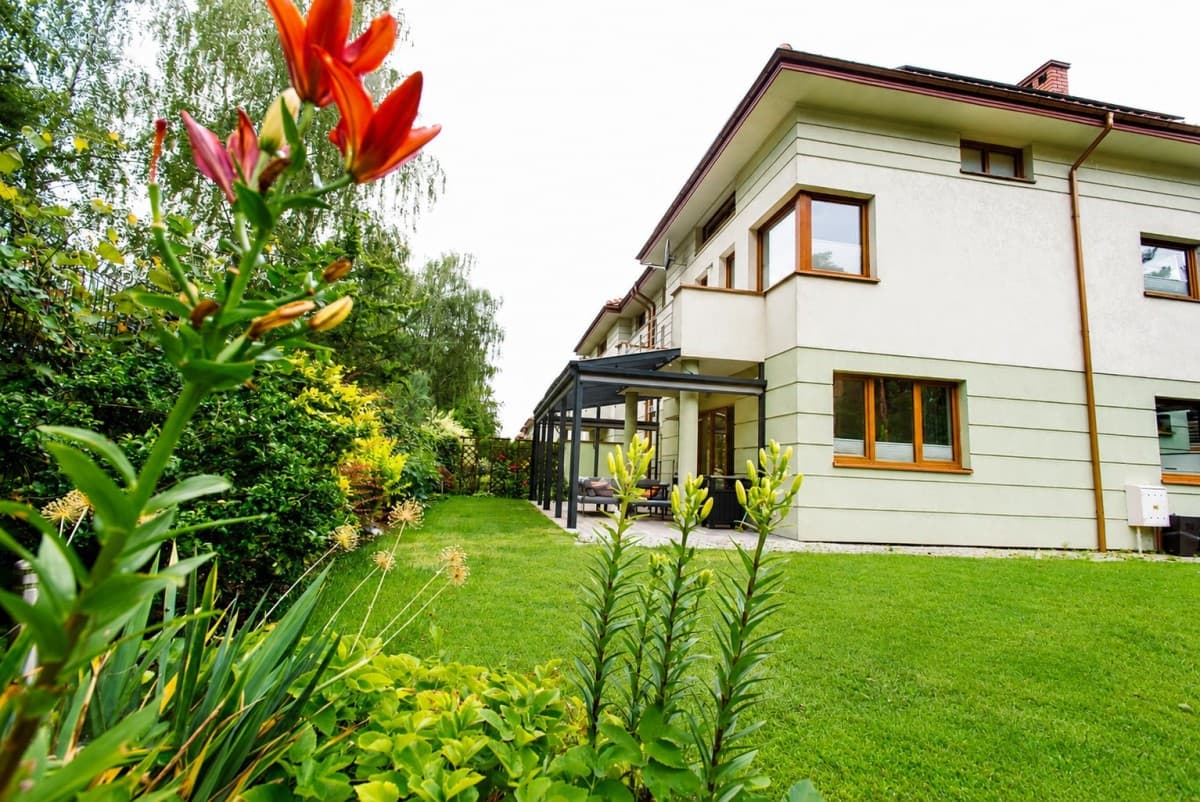 Modern home by the forest in Falenica – 3