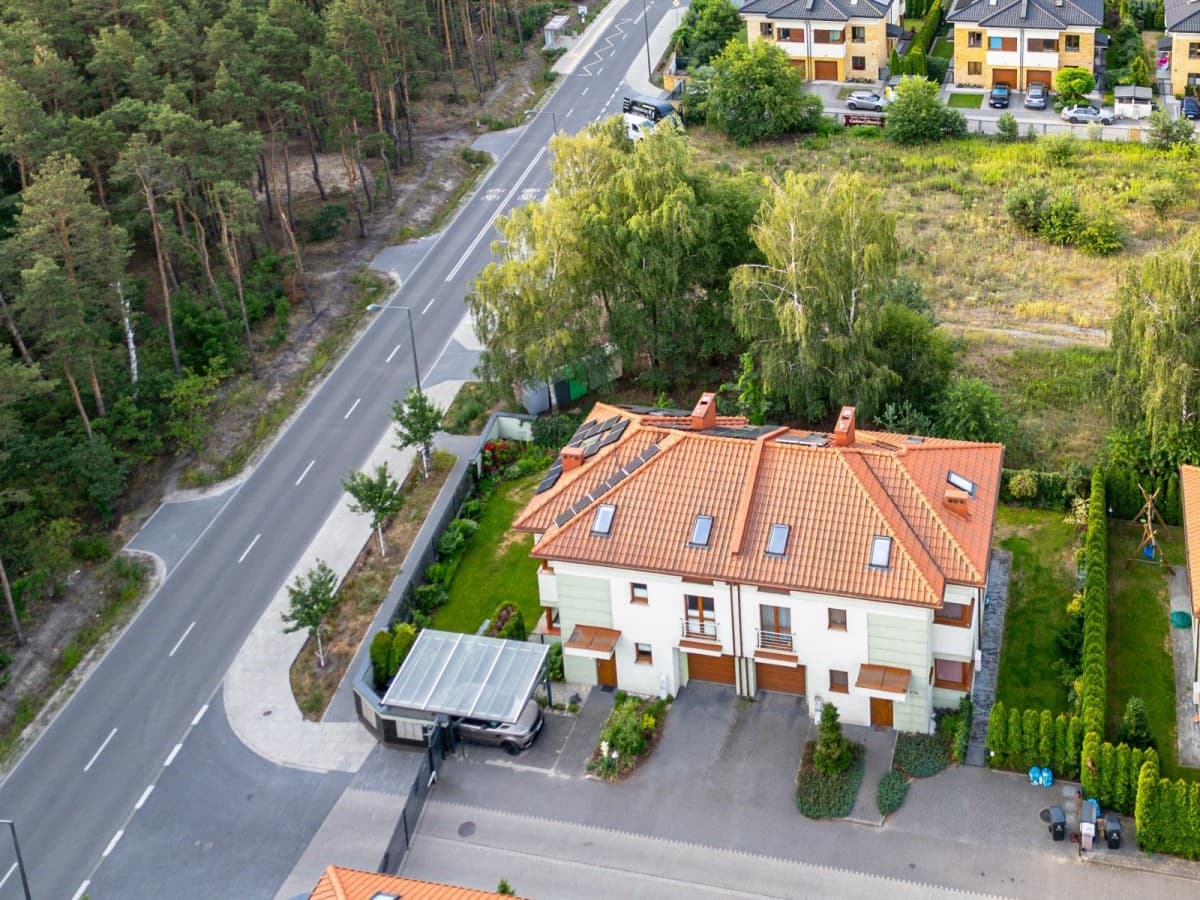 Modern home by the forest in Falenica – 18