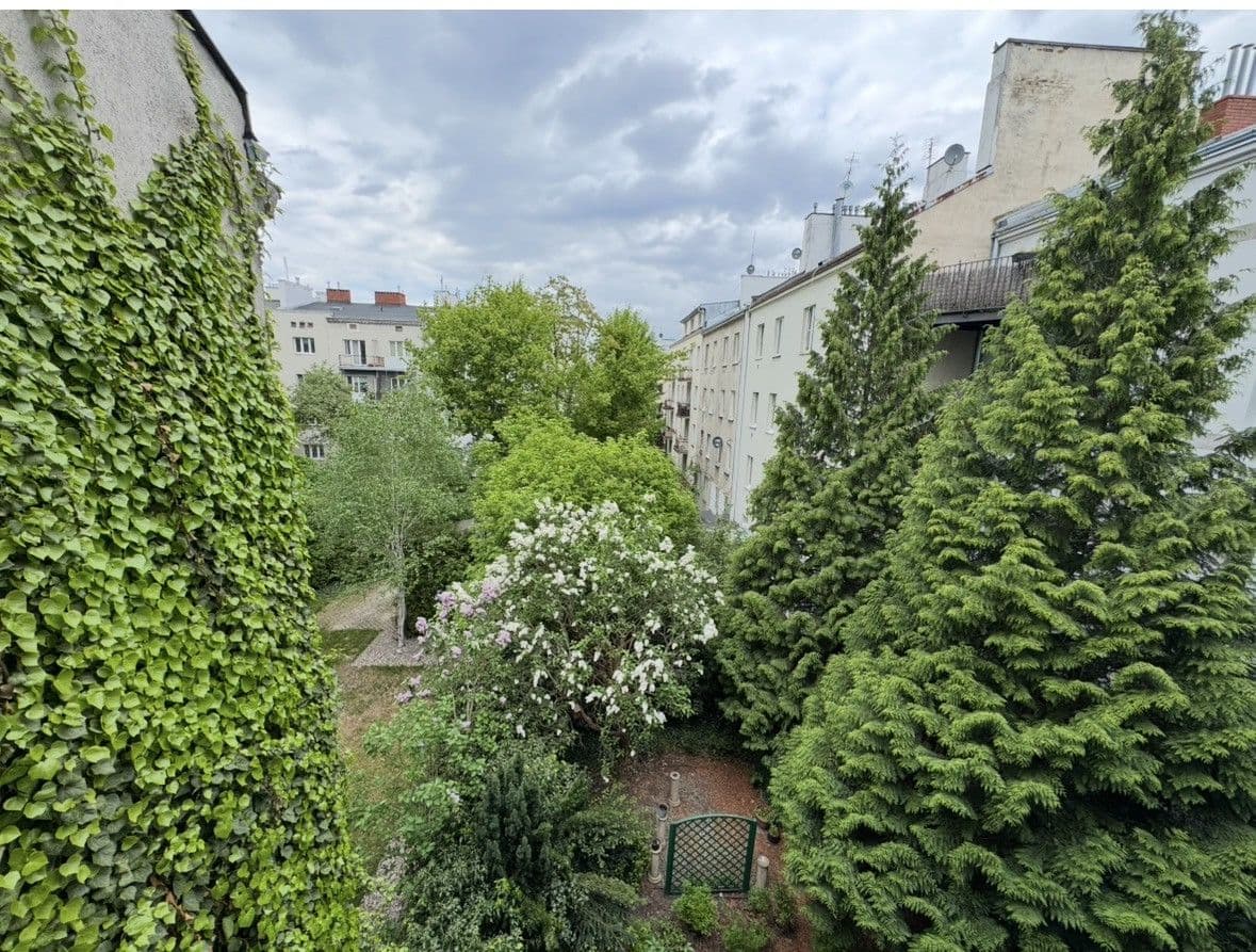 Charming 3-room flat in prime Mokotów location – 2