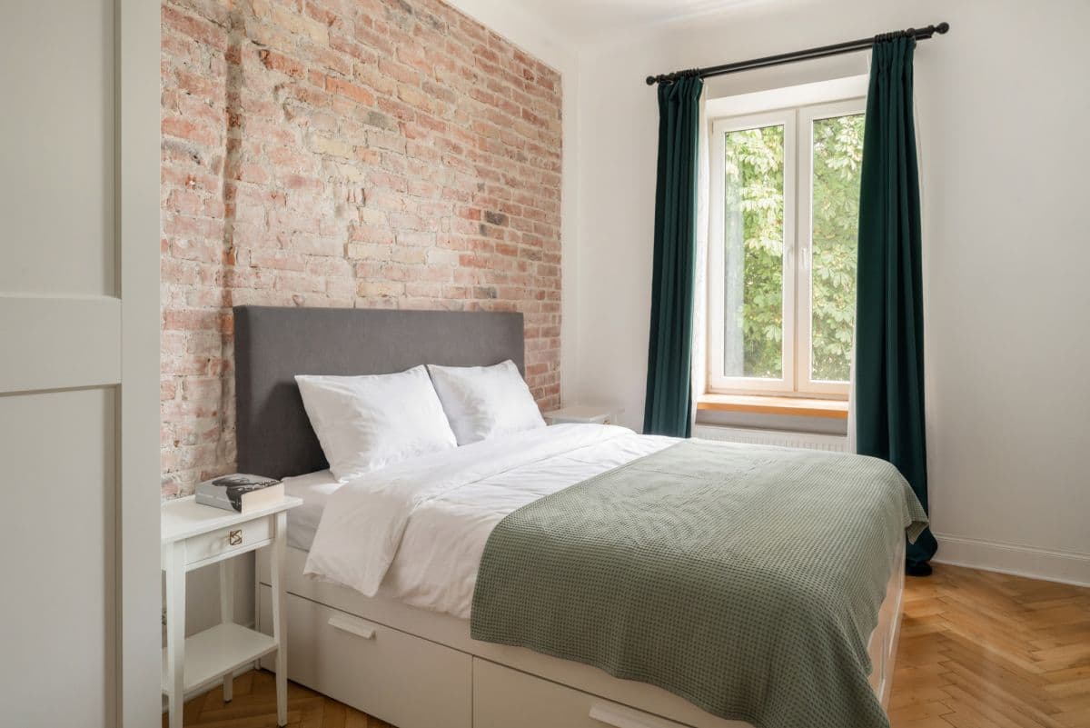 Spacious 3-room apartment in historic building – 4