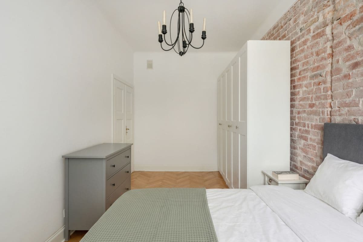 Spacious 3-room apartment in historic building – 5