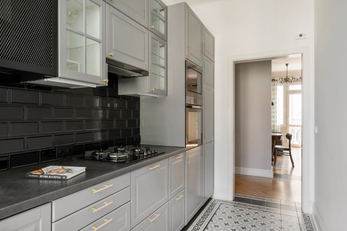 Spacious 3-room apartment in historic building – 9
