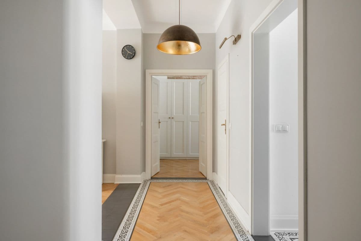 Spacious 3-room apartment in historic building – 11