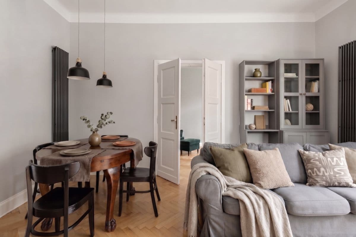 Spacious 3-room apartment in historic building – 2