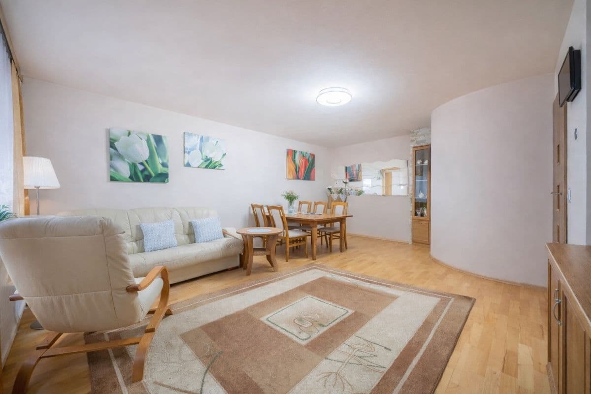 Spacious duplex apartment with two balconies in Piaseczno – 2