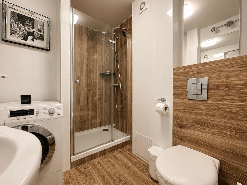 Bright, modern 3-room apartment near Wola Metro – 13