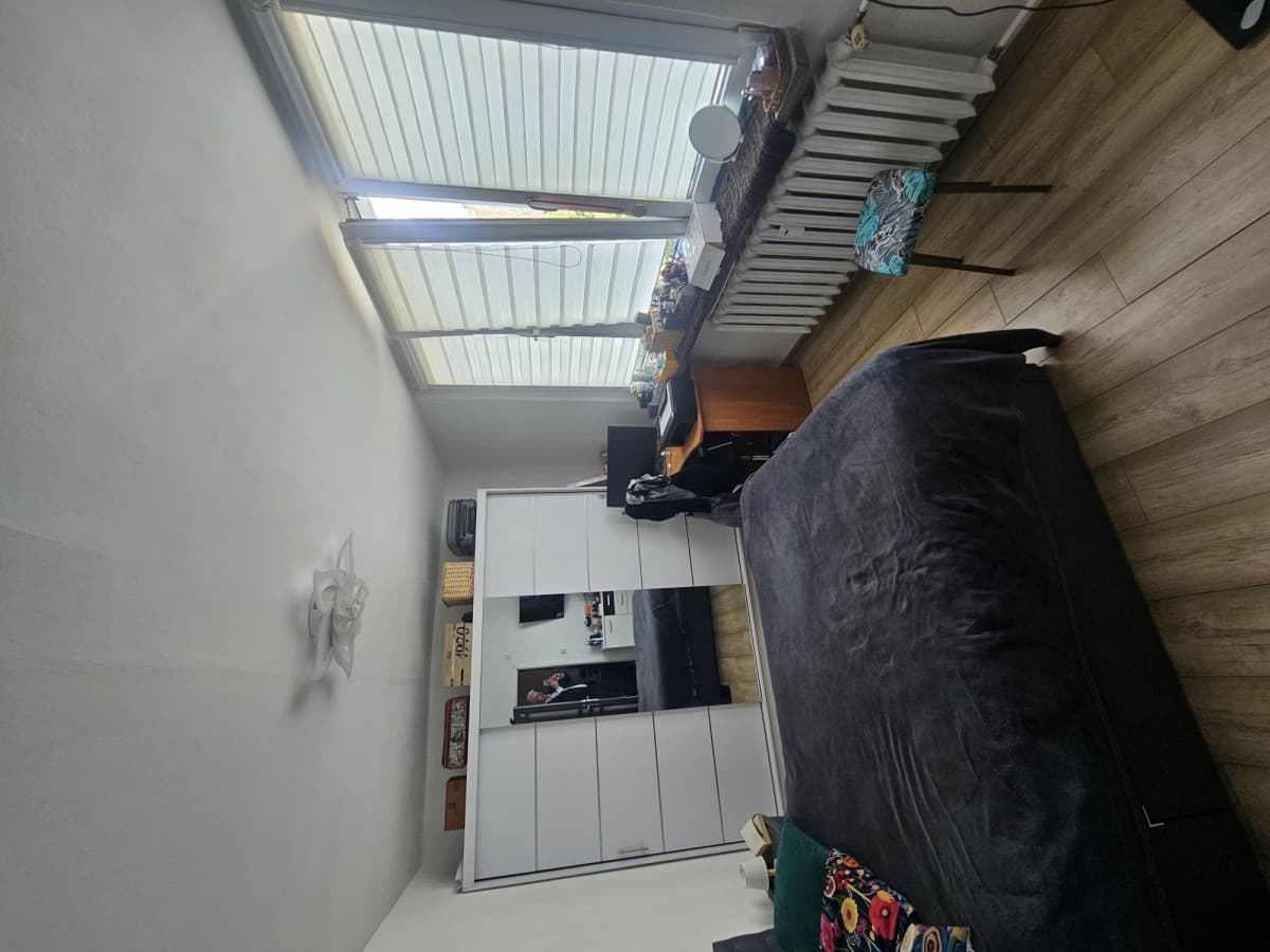 Spacious 4-room apartment near metro with parking – 3