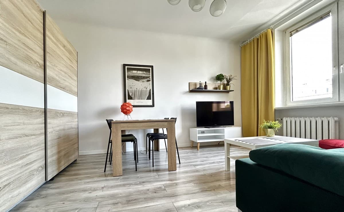 Fully equipped 1-room apartment near metro – 2
