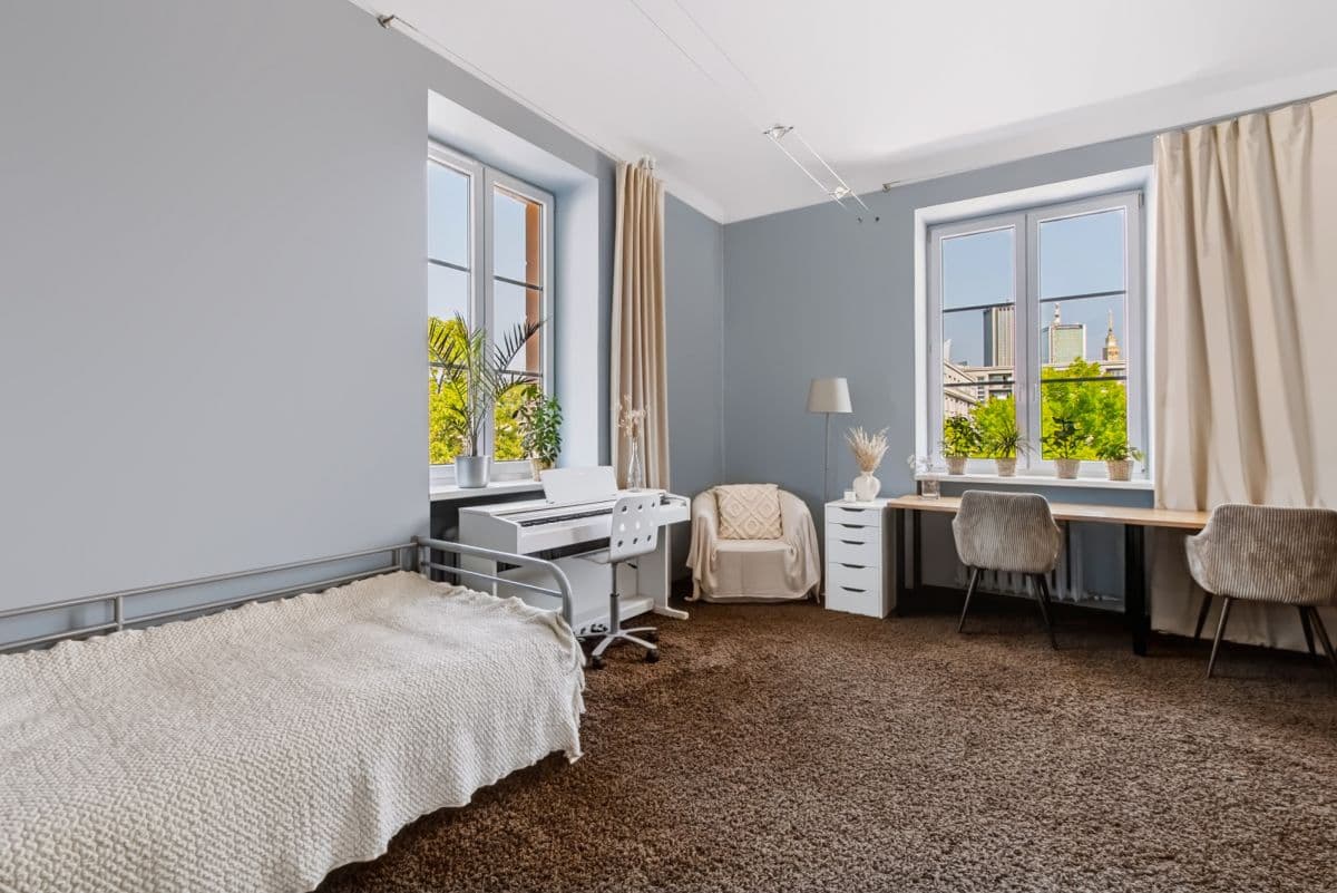 Spacious 103 m² flat in historic building – 3