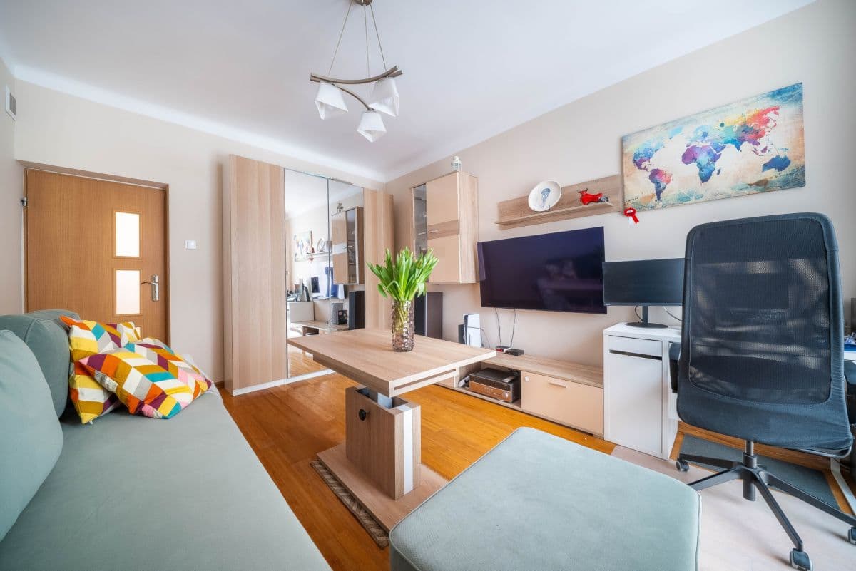 Ground floor apartment with garden in Wola – 5