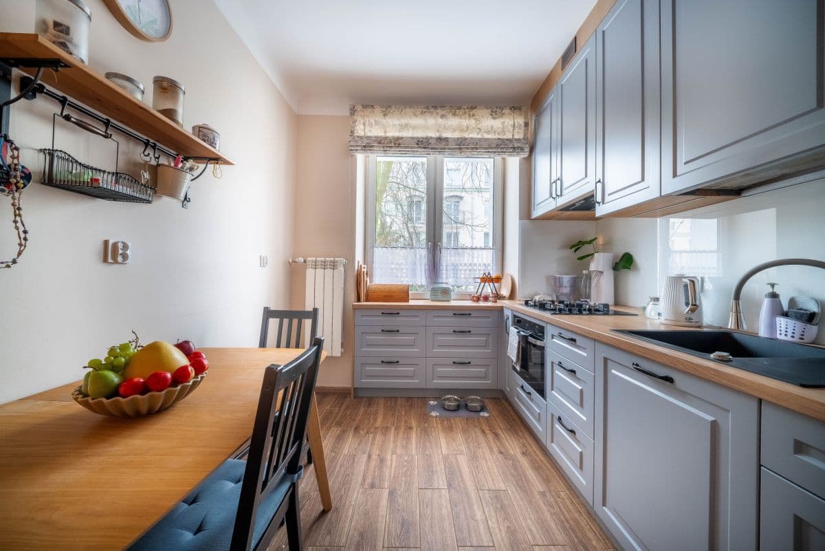 Ground floor apartment with garden in Wola – 9