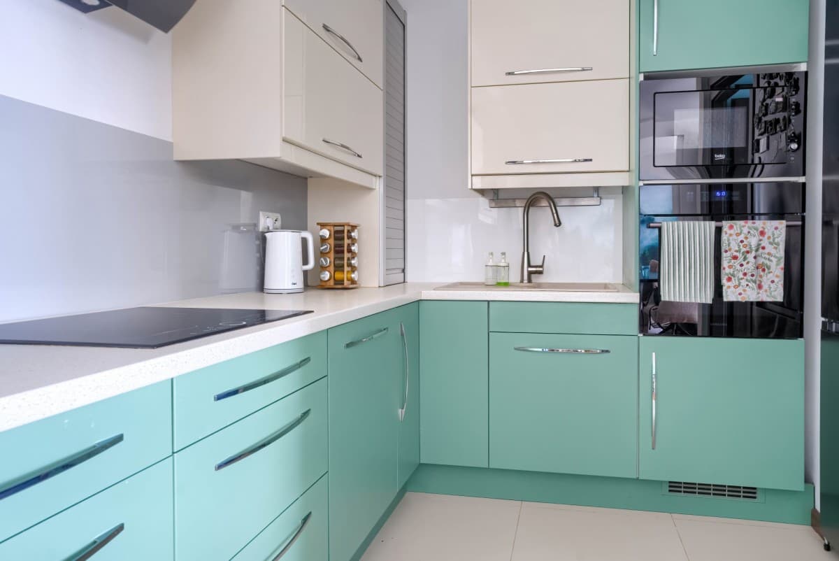 Sunny 3-room apartment with garage in Włochy – 8