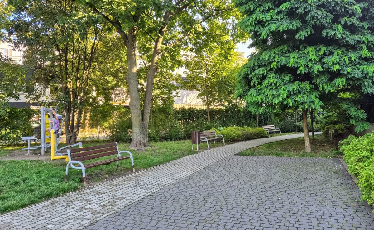 Sunny 3-room apartment with garage in Włochy – 15