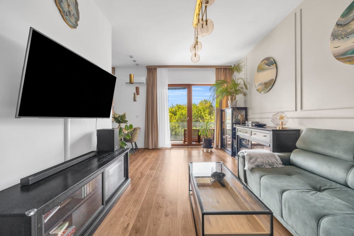 Spacious apartment in Służew with green views – 2