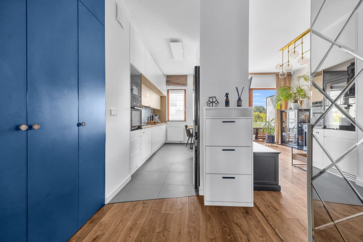 Spacious apartment in Służew with green views – 6