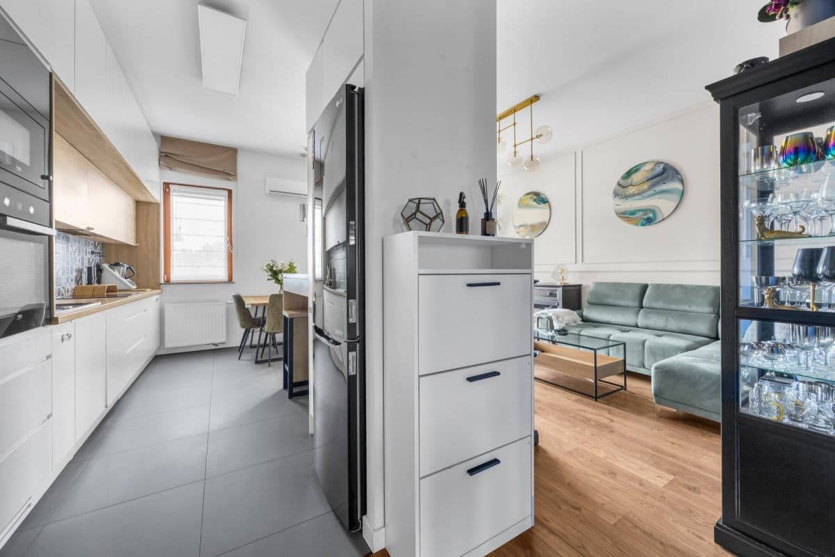 Spacious apartment in Służew with green views – 7