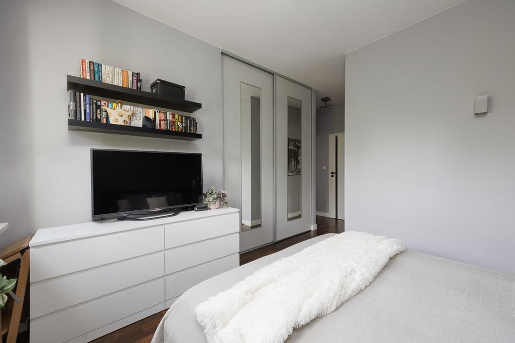 Spacious 3-room apartment with balcony in Wilanów – 9